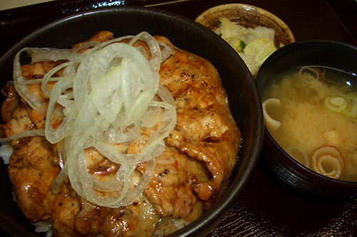 炭焼豚丼